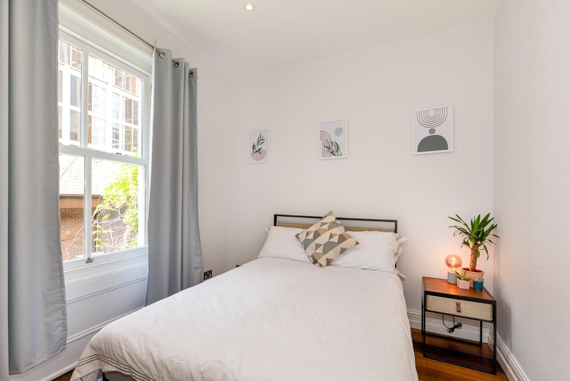 2-Bedroom Victorian Apartment In Kensington 런던 외부 사진