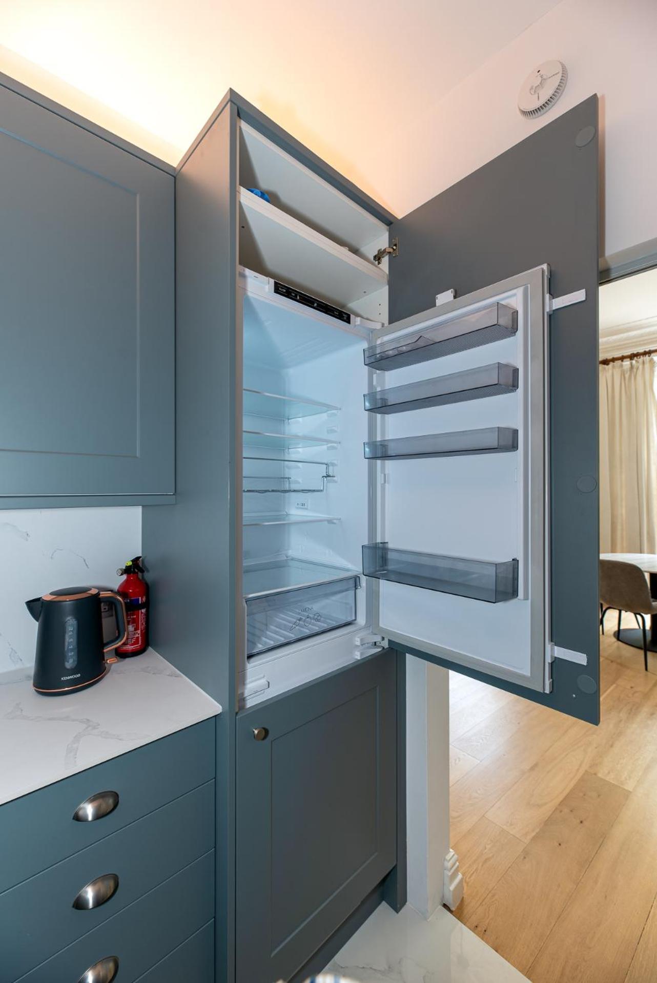 2-Bedroom Victorian Apartment In Kensington 런던 외부 사진