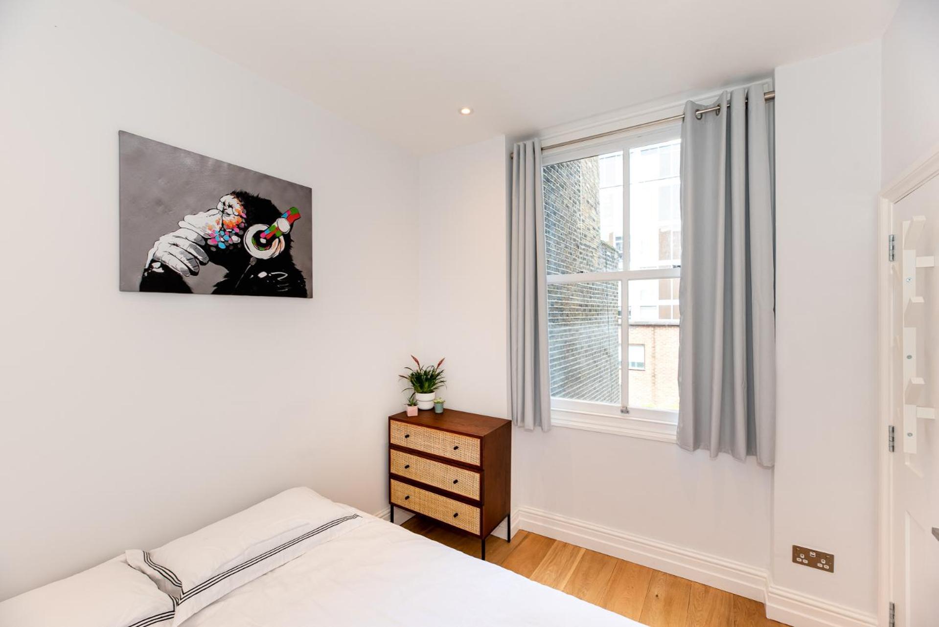 2-Bedroom Victorian Apartment In Kensington 런던 외부 사진