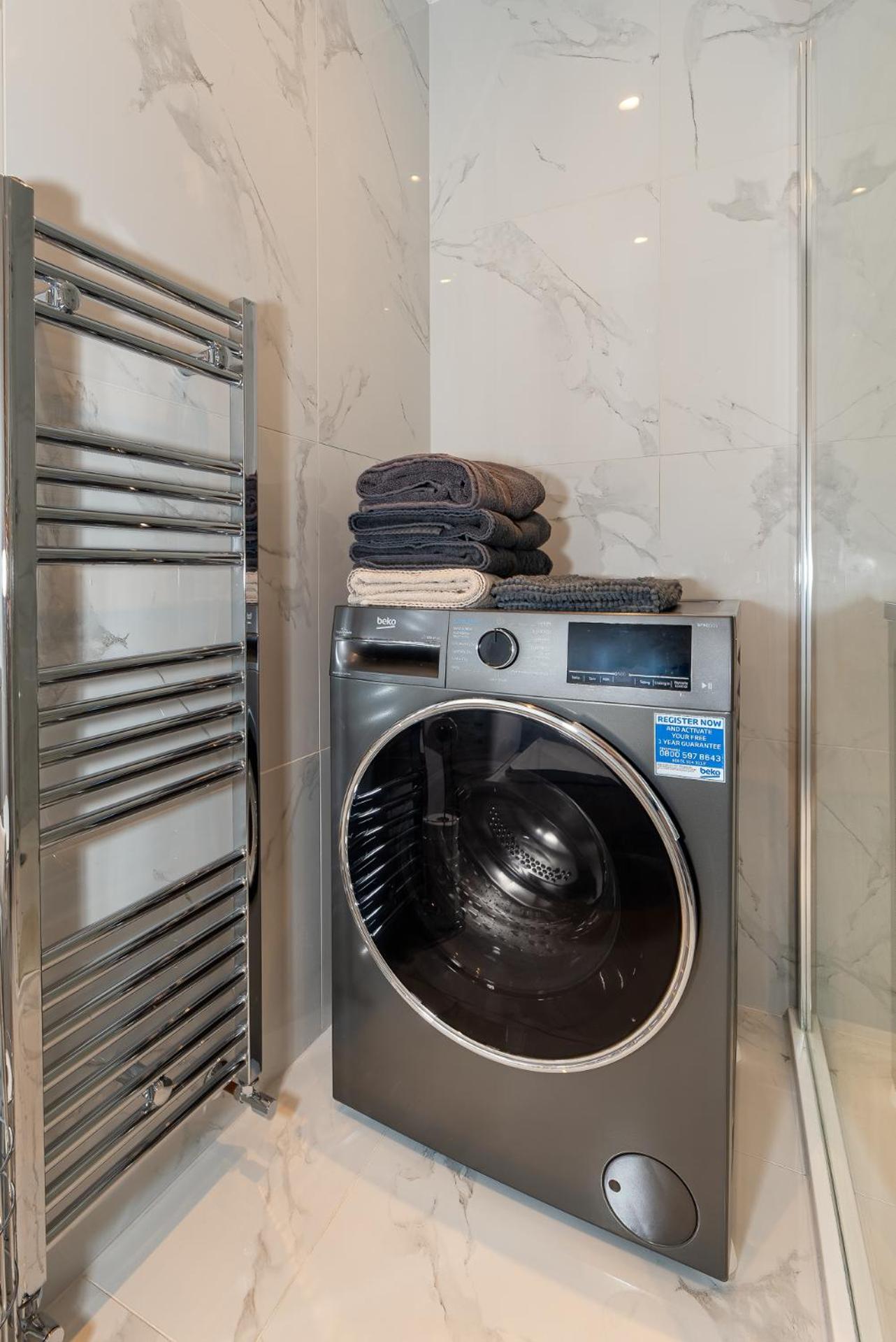 2-Bedroom Victorian Apartment In Kensington 런던 외부 사진